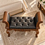 Löwenfuß-Walnuss-Hocker-Marquise