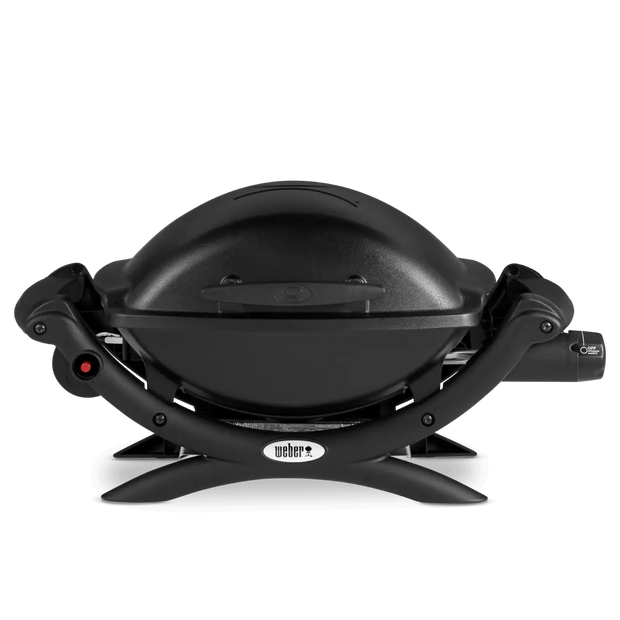 The Q 1000 Black is a gas barbecue that offers true barbecue performance despite its compact size. Thanks to its fast-heating gas system, it saves time