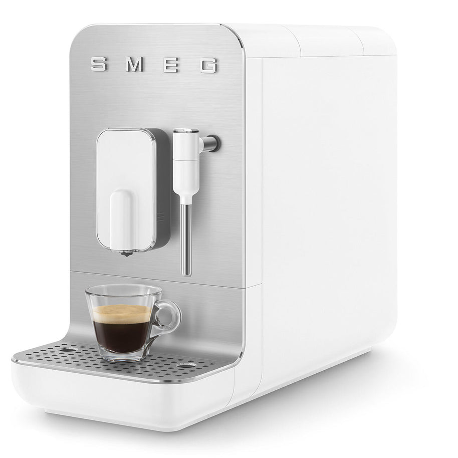 Smeg Mat Beyaz Otomatik Espresso Kahve Makinesi
