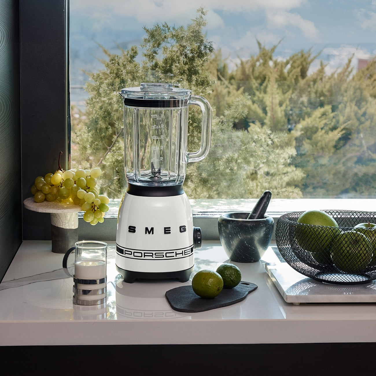 Smeg Porsche x SMEG Carrara White Blender