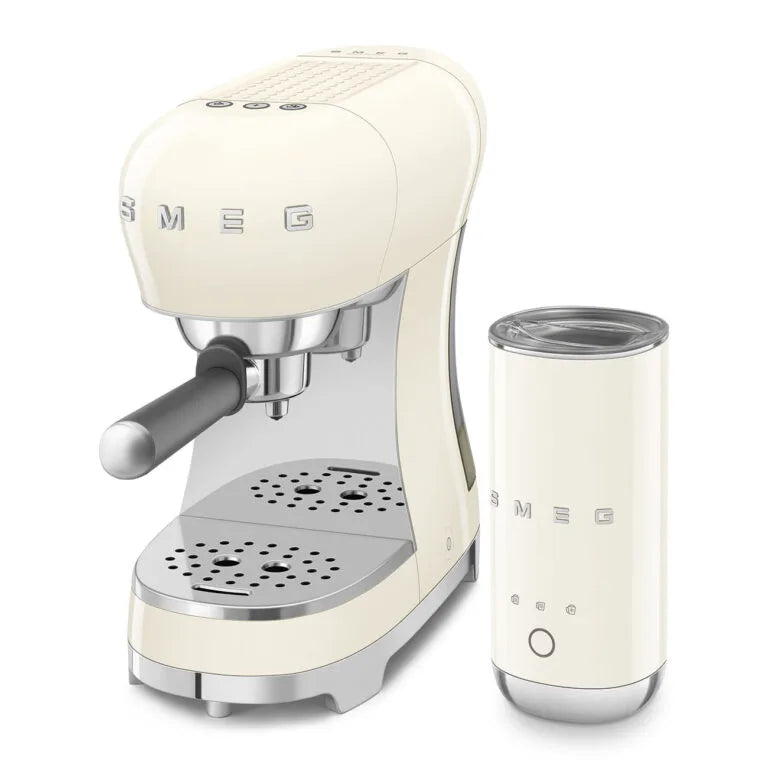 Smeg Krem Süt Köpürtücülü Espresso Makinesi