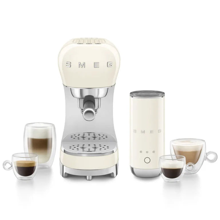 Smeg Krem Süt Köpürtücülü Espresso Makinesi