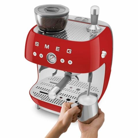 Smeg Kırmızı Öğütücülü Espresso Kahve Makinesi