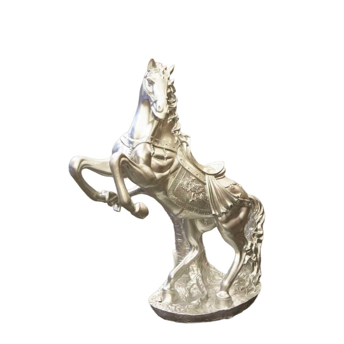 Şahlanan Büyük Gümüş At